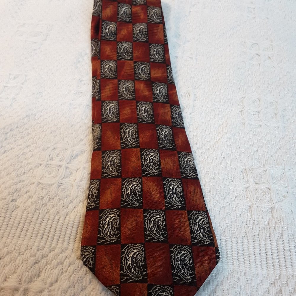 Countess Mara Tie